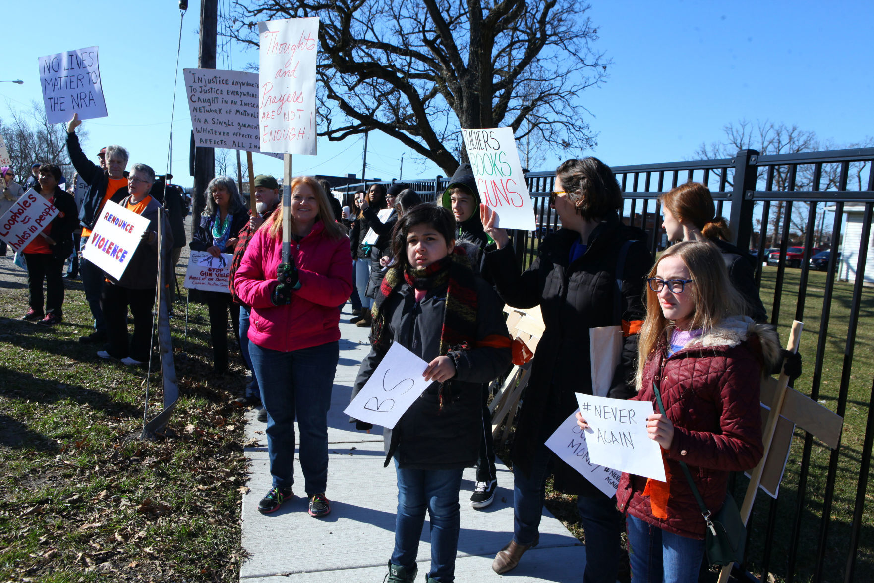 Gallery: Organizers protest outside gun show in Crown Point